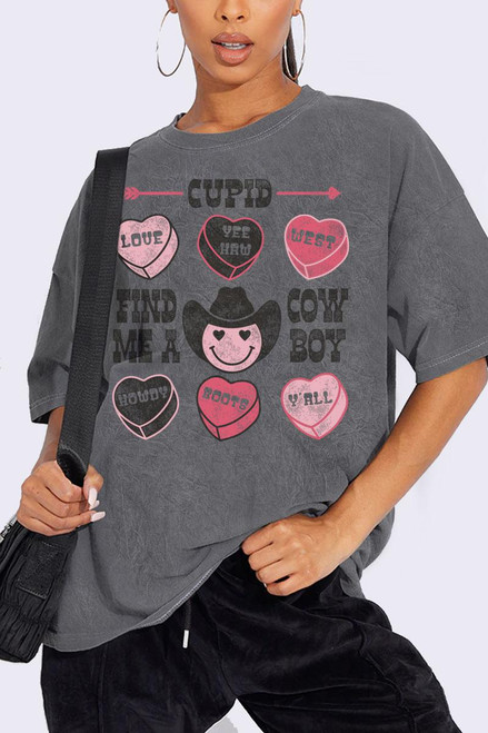CUPID FIND ME A COWBOY SHORT SLEEVE GRAPHIC TEE - MINERAL CHARCOAL