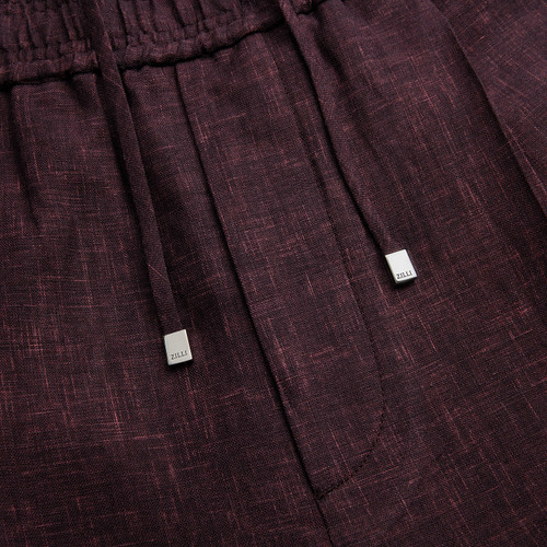 Deep cherry single pleated bermuda shorts
