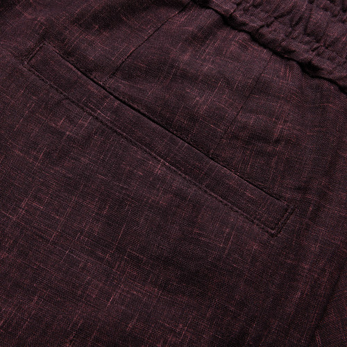 Deep cherry single pleated bermuda shorts