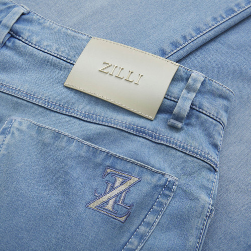 Light blue jeans, slim fit, "Italian Denim"