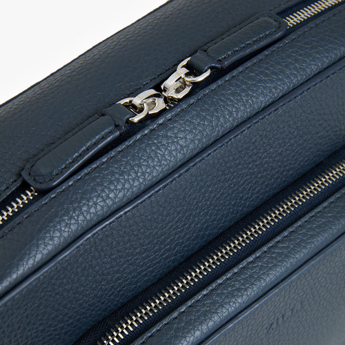 Navy blue "Camera Case - Lux Voyageur" shoulder bag