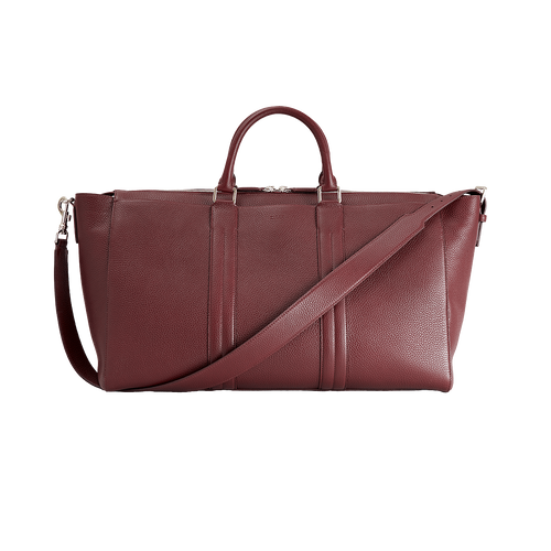Burgundy zippered travel bag with shoulder strap, large 'Travel Weekender' model Burgundy zippered travel bag with shoulder strap, large 'Travel Weekender' model