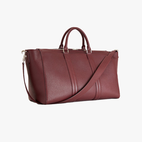 Burgundy zippered travel bag with shoulder strap, large 'Travel Weekender' model