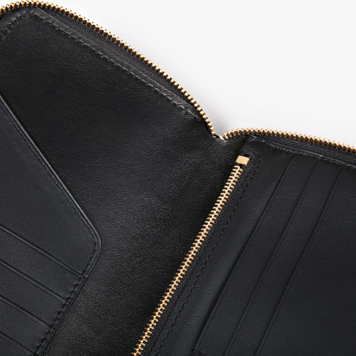 Black zipped organizer