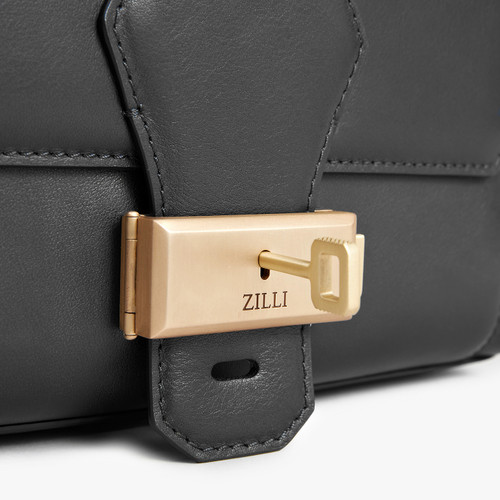 Black belt bag