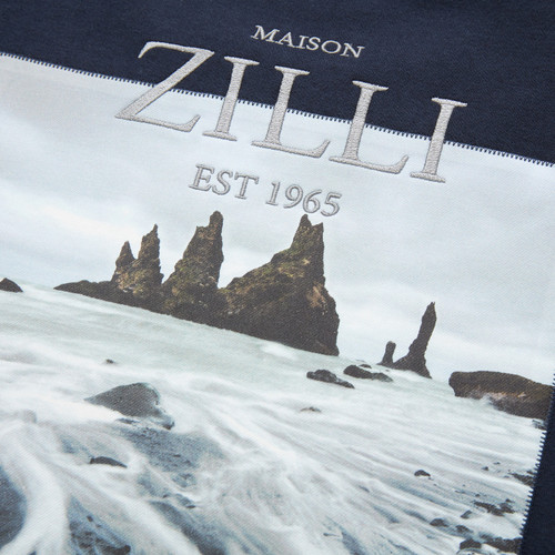 Dark navy round neck T-shirt, printed pattern "Fantasy"