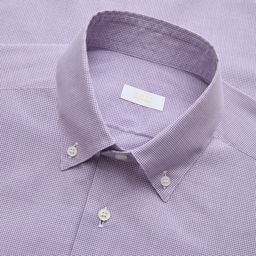 Chemise classique en magenta foncé, col boutonné