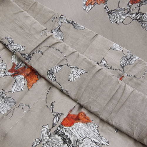 Beige bermuda shorts, "Iris flowers" pattern