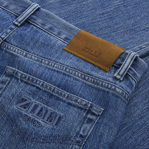 Jean bleu onyx, coupe régulière, broderie "Maison ZILLI EST 1965".