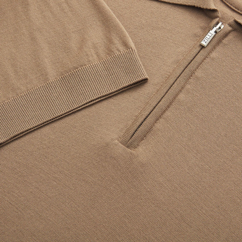 Polo zippé camel, bandes latérales en cuir