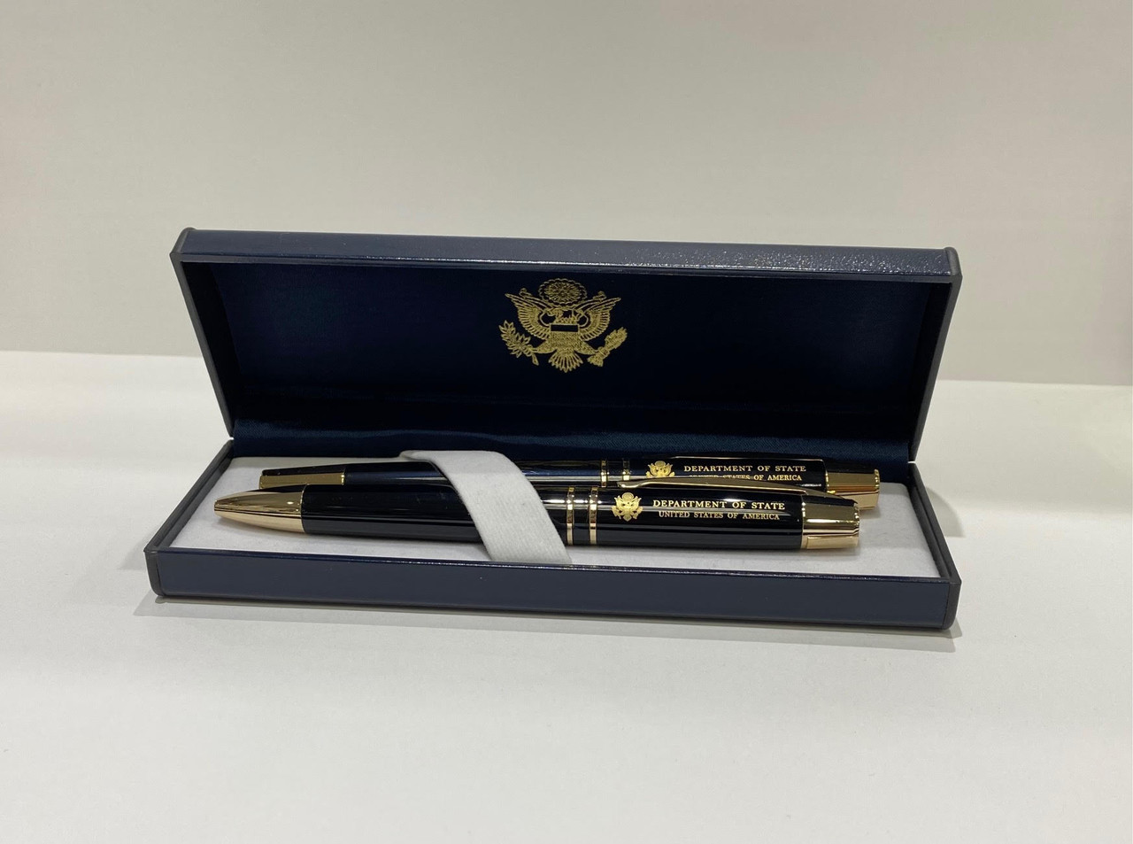 https://cdn11.bigcommerce.com/s-arjpz/images/stencil/1280x1280/products/3059/3577/Image_Set_of_2_Exec._Black_Lacquer_Gold_accents_BP_RB_Pen_Box__40100.1614766023.jpg?c=2?imbypass=on