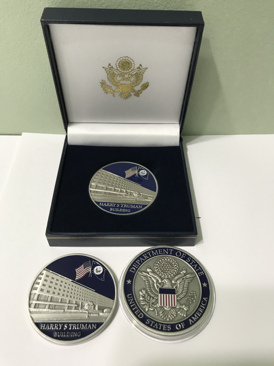 USS Shangri-La CV-38 US Navy Challenge Coin - Military Collectible In Box