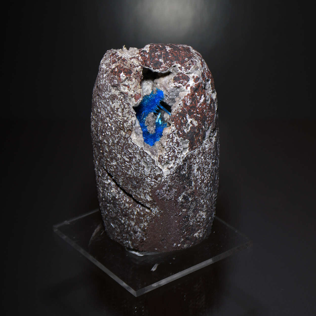 Pentagonite on Stilbite in Vug Full