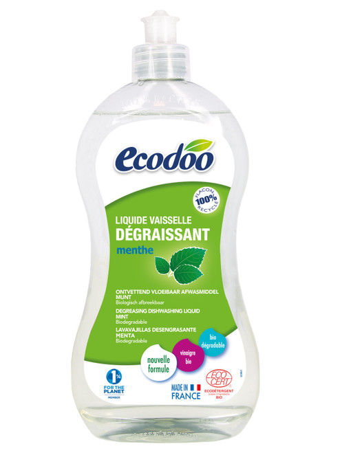A 50 centiliter bottle of degreasing and dishwashing liquid with vinegar and mint from Ecodoo.