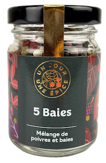 A jar containing 40 grams of co cinq baies (a peppercorn blend) from Comptoir & Co.