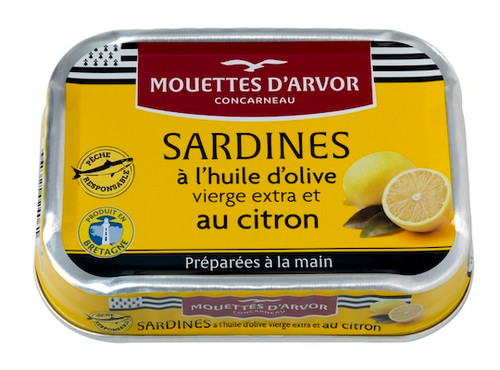 A 115 gram tin of sardines with olive oil and lemon from Les Mouettes d'Arvor.