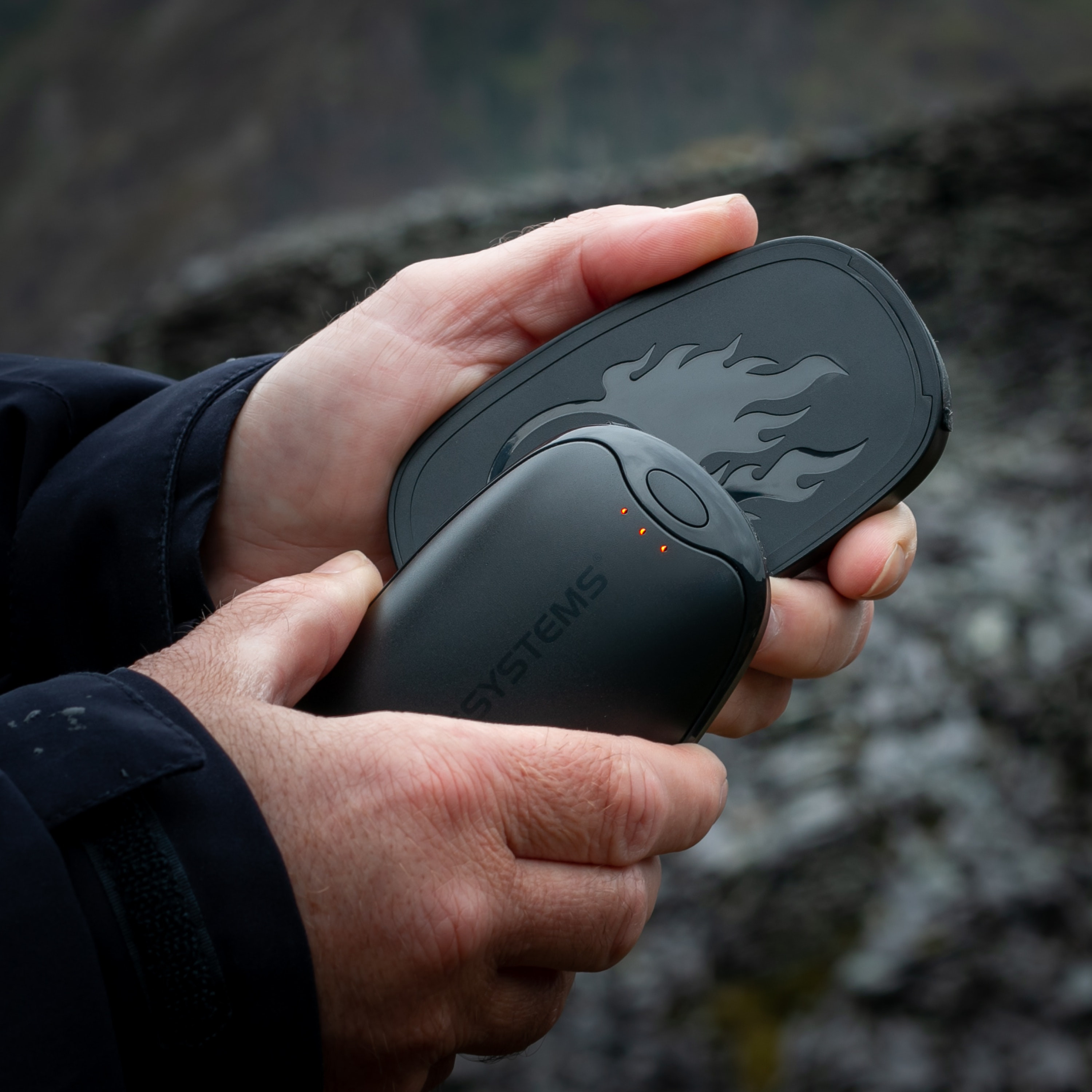 Lifesystems® Dual Palm Hand Warmers hover