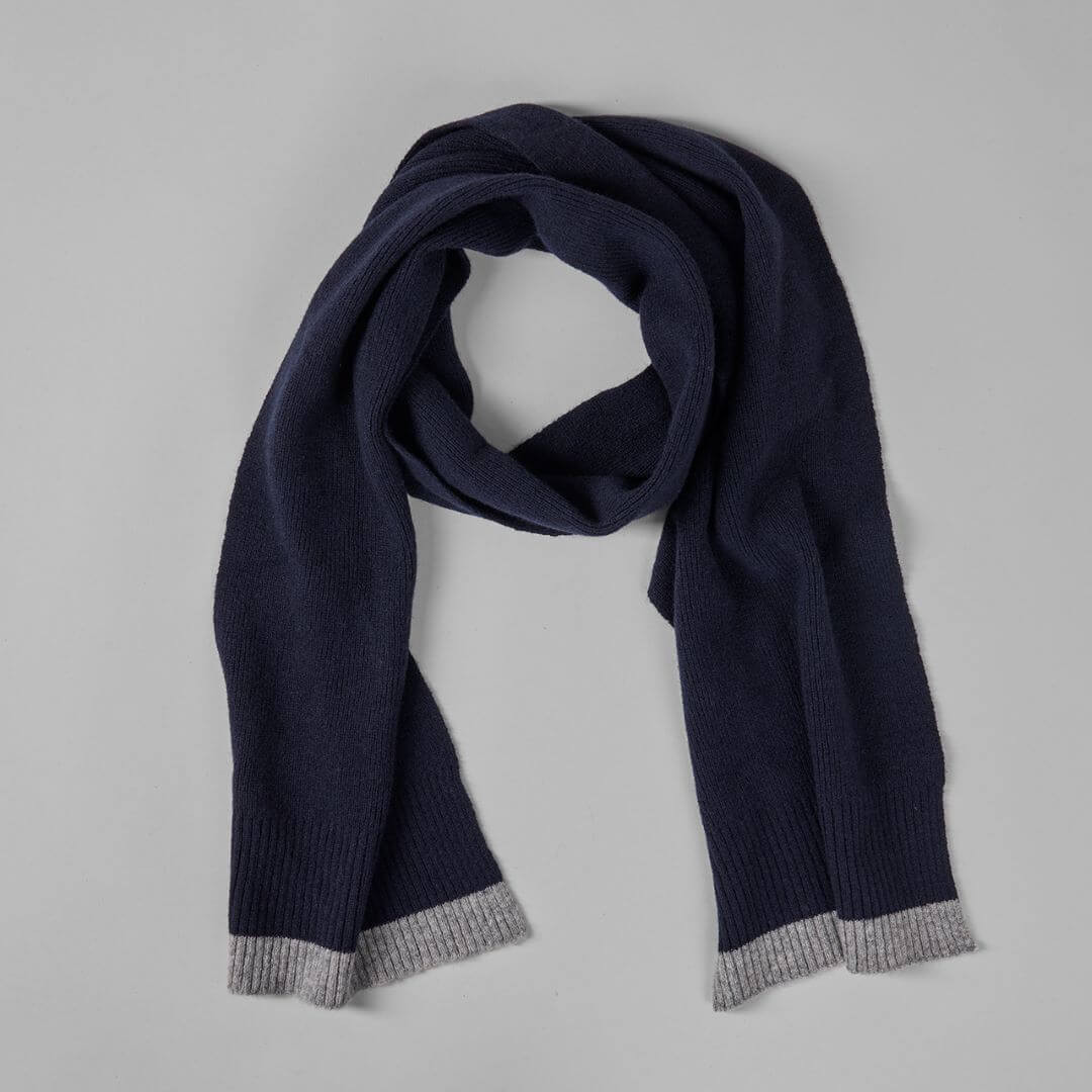 Women's Merino Scarf hover