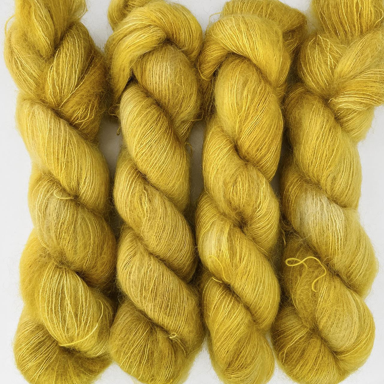 EY Mohair Buttonwood -