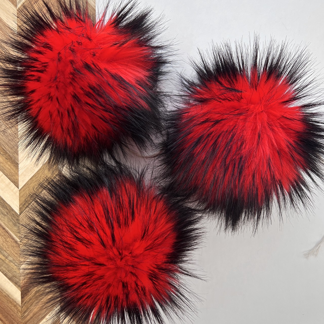 SSYC Pom Pom Red Nights - L -