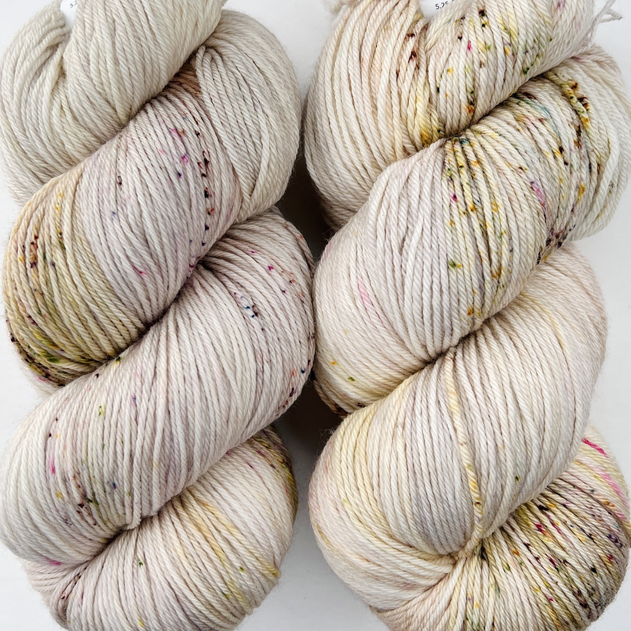 MB Yowza DK Sparkling Sand -
