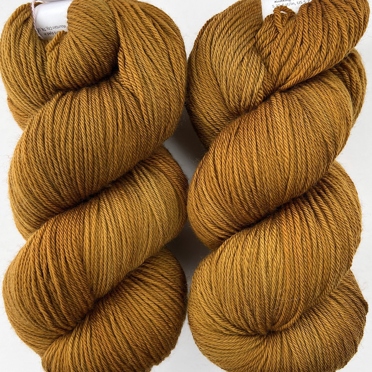 MB Yowza DK Old Gold -