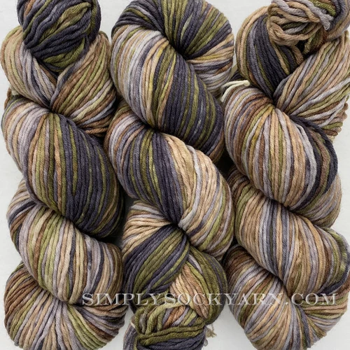 Urth Uneek Worsted 4006 -