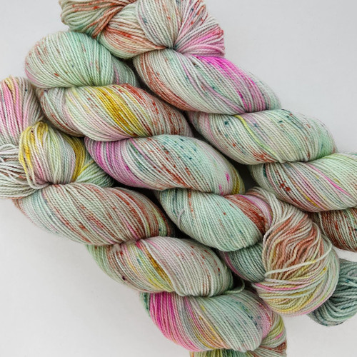 EY Sock On the Rocks -