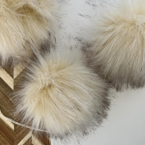 SSYC Pom Pom Coffee Creamer - L -