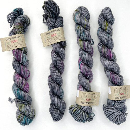 EY DK Mini Group Hug -