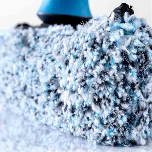 Moerman FUGU Microfiber Washer Sleeve, close-up of a highly absorbent white microfiber cleaning sleeve with blue accents, designed for cleaning tasks.