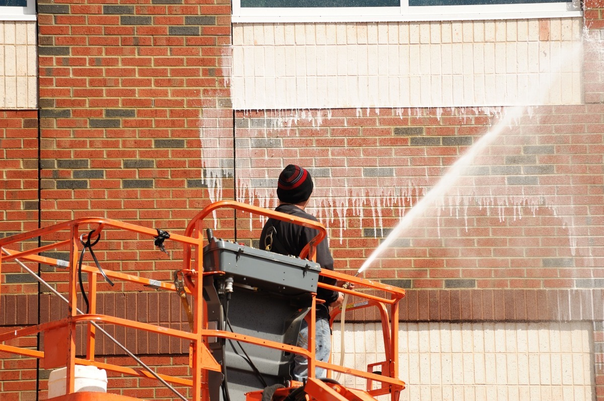 Softwash Brick being Sprayed from Lifgt.jpg