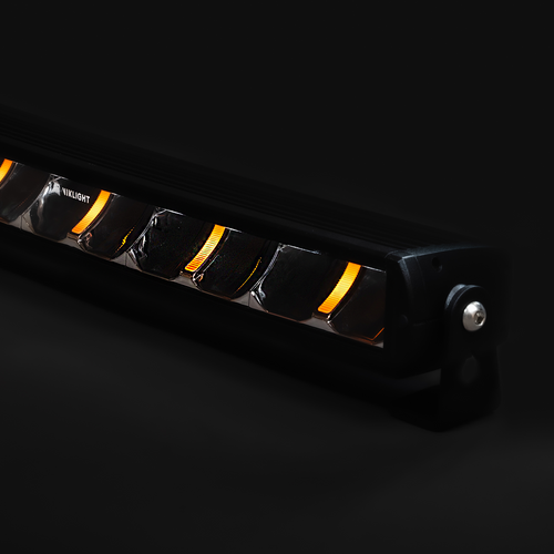 Viklight Tellus is a curved LED light bar where there is a need for a strong LED auxiliary light with a slightly lower profile than, for example, the Ramer series. The curve of the bar provides a wide and sunburst-shaped light pattern, with a reach of approximately 512 meters (the distance where the light intensity of 1 lux is measured). The light pattern is suitable for highways and motorways.