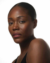 Model wearing Versatile Bronze Shade + Sculpt Refill - Truffle
