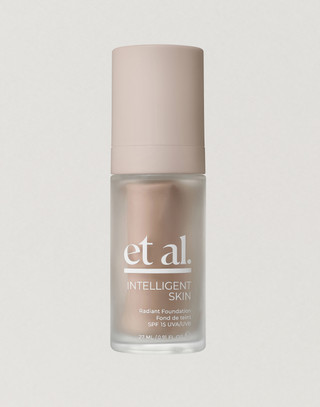 INTELLIGENT SKIN RADIANT FOUNDATION SPF 15 -  100N