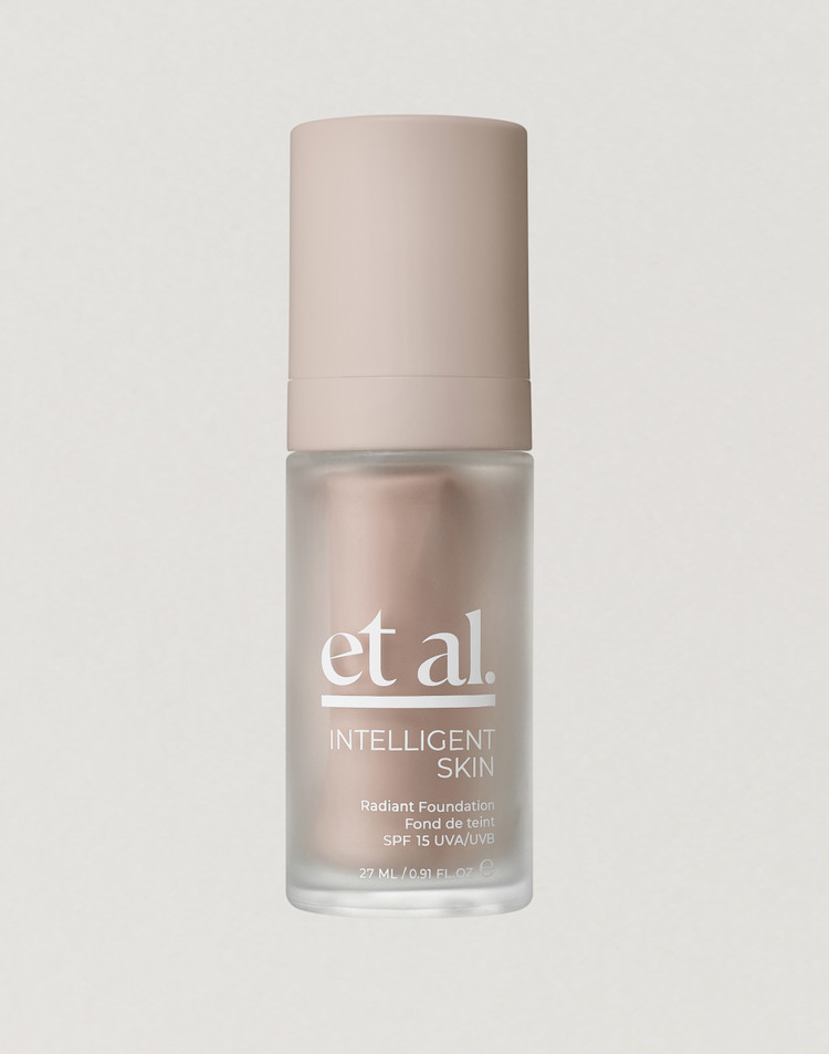 INTELLIGENT SKIN RADIANT FOUNDATION SPF 15 - 070C