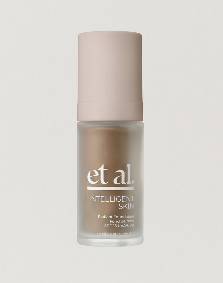 INTELLIGENT SKIN RADIANT FOUNDATION SPF 15 - 200W