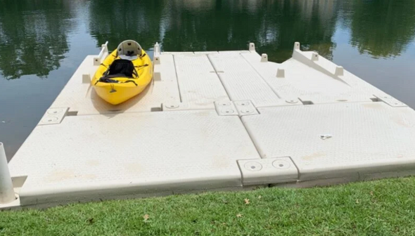 kayak with wing and front extension kayak with wing and front extension