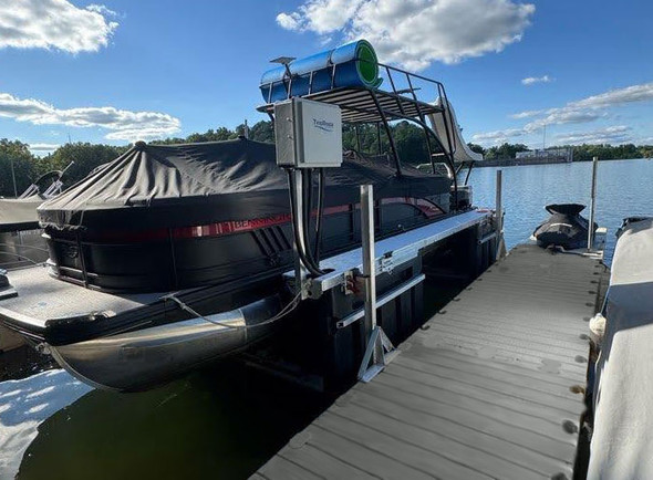 Tide Rider Floating Boat Lift for Pontoons or Tritoons Tide Rider Floating Boat Lift for Pontoons or Tritoons