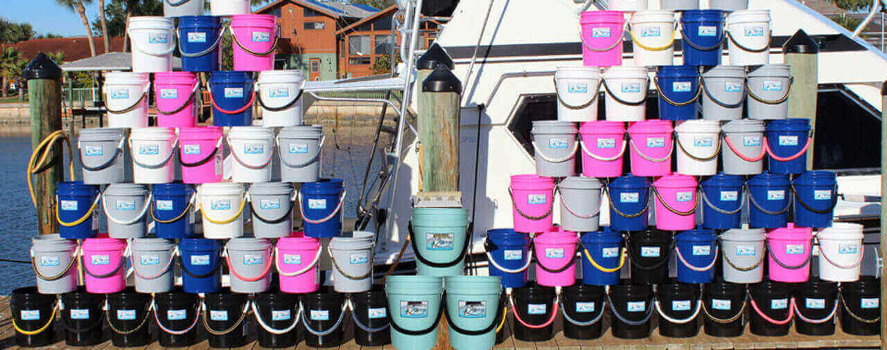 Top Shelf Battlewagon 5 Gallon Bucket w/ Rope Handle (Assorted Colors) –  Crook and Crook Fishing, Electronics, and Marine Supplies