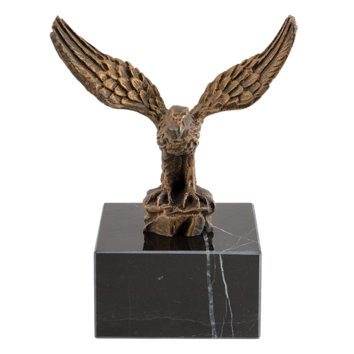 Eagle Landing desktop sculpture with no plate