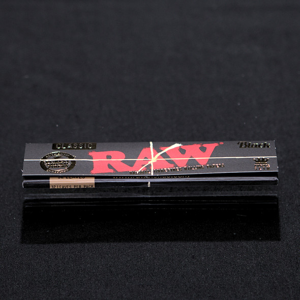 RAW Black King Size Rolling Papers