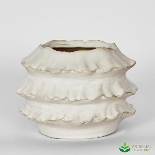 white frilly planter 15.5cm