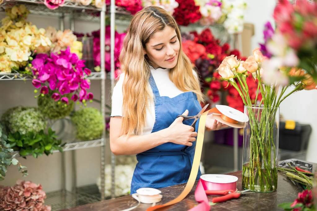 How Do You Make Fake Flowers Look Like They Are In Water? Artificial