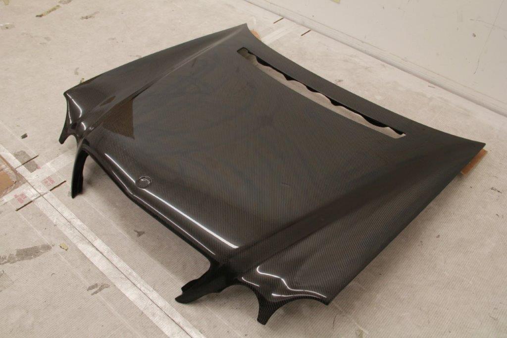 IMAGE 1 - 2000-2002 Mercedes-Benz E-Class OEM Style Carbon Fiber Hood by ViS Racing - 00MEW2104DOE-010C