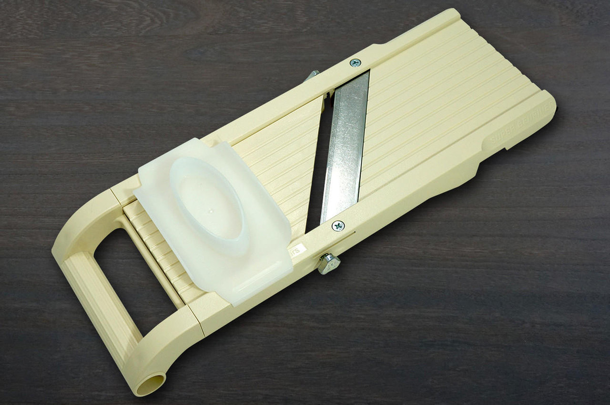 Benriner Japanese Mandolin All-Purpose Vegetable Slicer (No.95 - Super Benriner) 