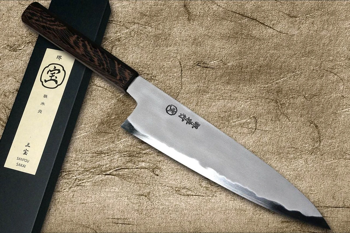 Sakai Takayuki SANPOU Modell TETSU (Weißer Stahl 2) Japanisches Kochmesser Gyuto 240mm mit Wengeholzgriff