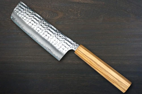 Couteau Nakiri (légumes) de chef japonais Yu Kurosaki R2(SG2) SENKO-EI WA OL8N martelé 165mm avec manche en olivier [Finition naturelle]