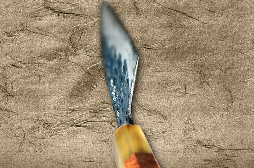 Kisuke Manaka ENN Blue#1 Kurouchi Hammered KRBFW Japanese Chef's Santoku Knife 165mm with White Buffalo Ferrule Karin Lump Handle