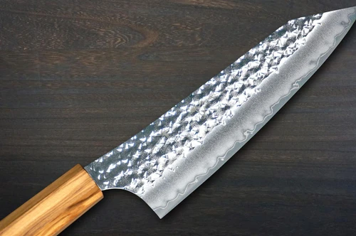 Couteau Bunka japonais Yu Kurosaki R2(SG2) martelé SENKO-EI WA OL8N 150mm avec manche en olivier [Finition naturelle]